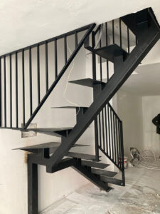 escalera-metalica-interior-vivienda